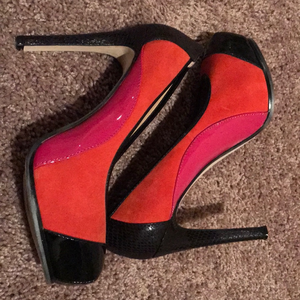 Gianni Bini suede platform 4” heels w/1” platform